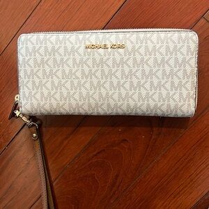 Michael Kors cream color wallet